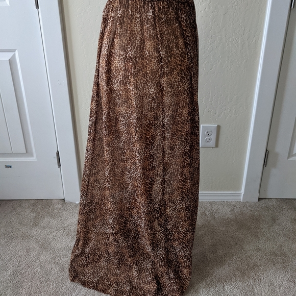 Beautiful Medium Cheetah print dress - Picture 3 of 7